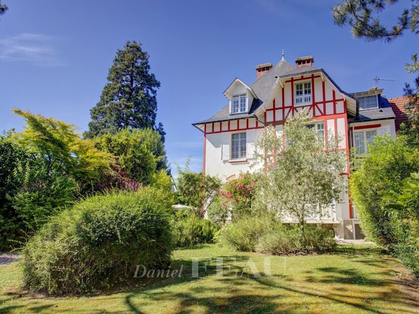 Maison 11 pièces 270 m²