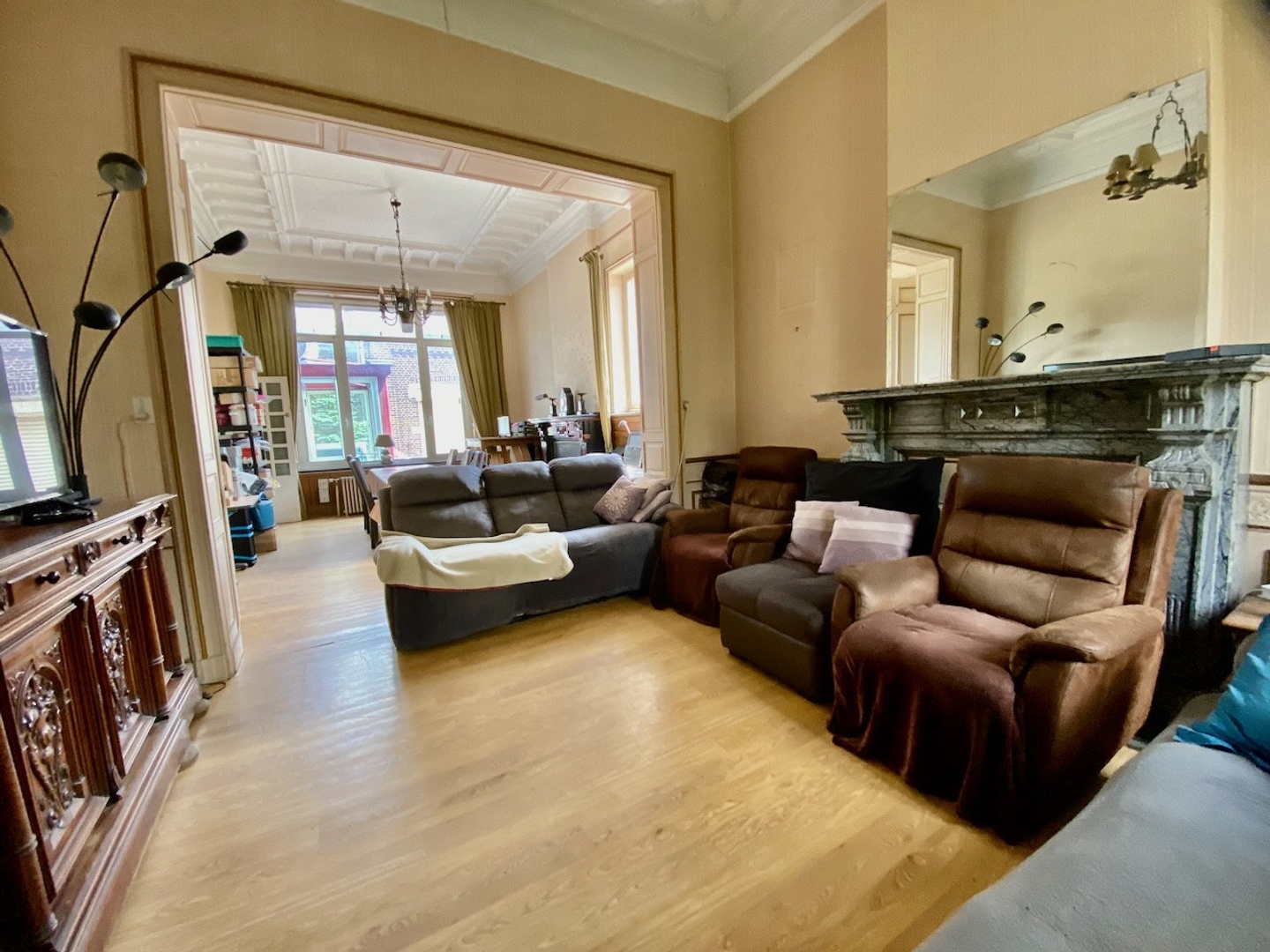MAISON BOURGEOISE INDIVIDUELLE + LOCAL COMMERCIAL À VENDRE À