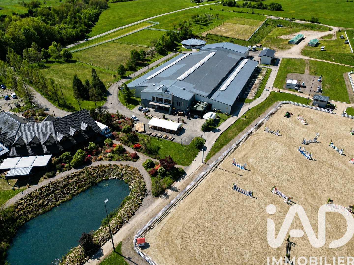 Maison 9 pièces 1478 m²
