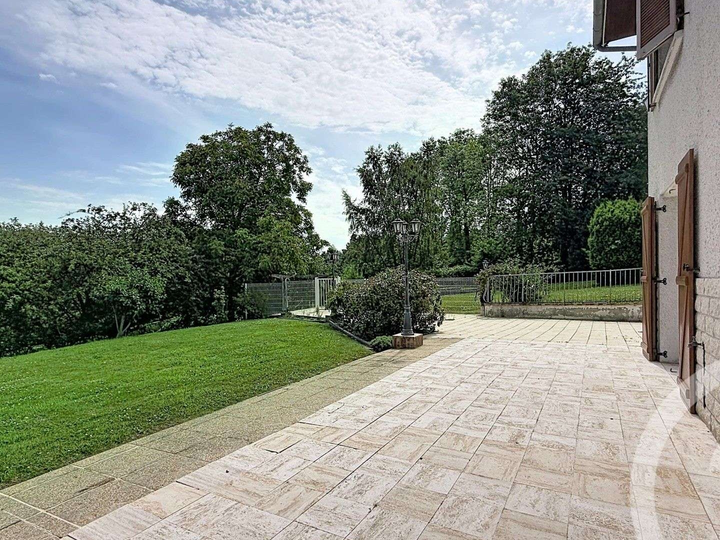 Maison 7 pièces 276 m²