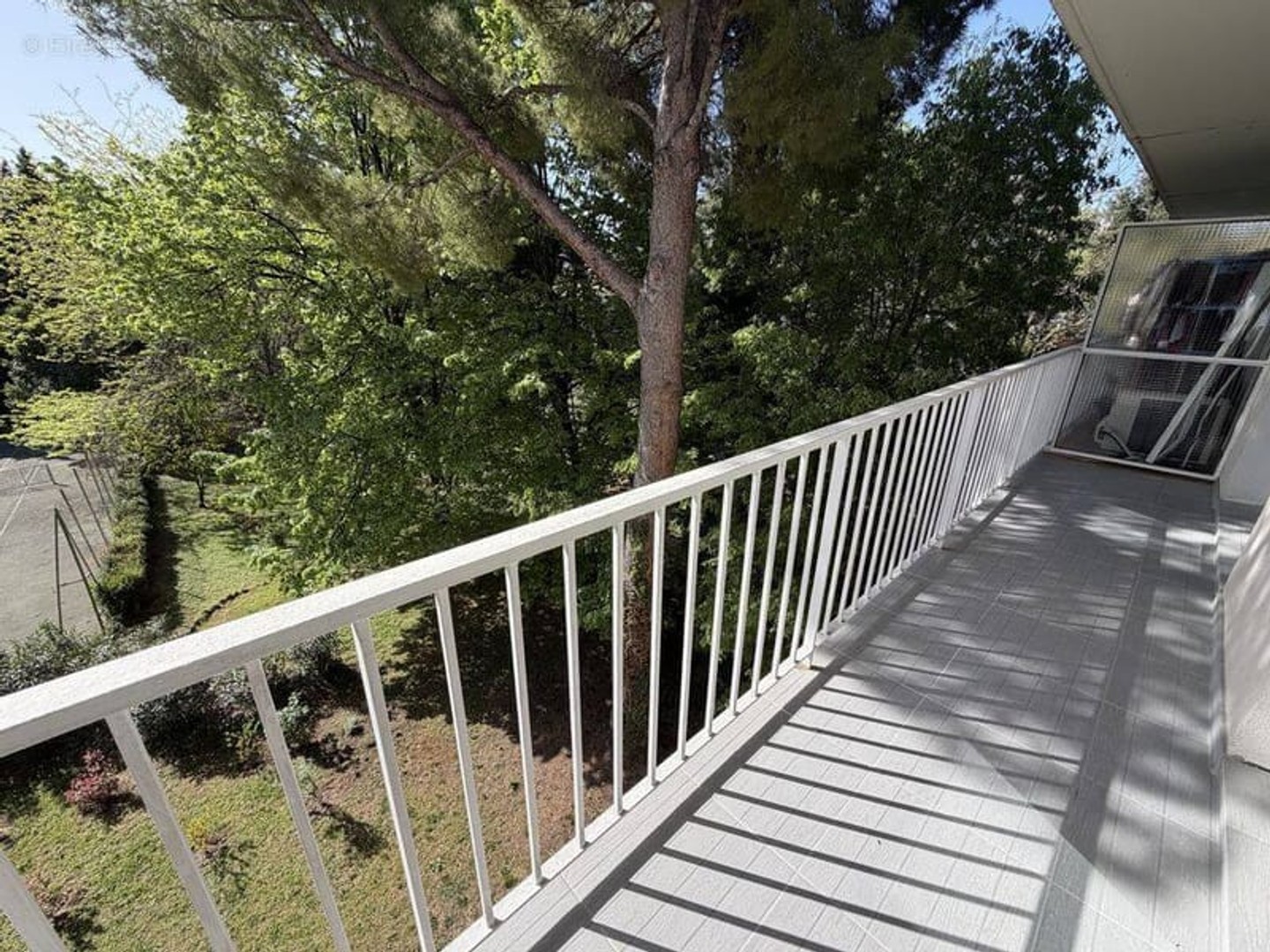 Appartement t3 de 65m² / balcon / cave / piscine / tennis