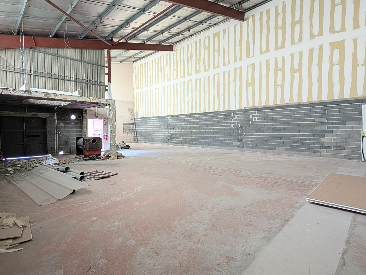Locaux à vendre - 220m2 - Tarbes (65000)