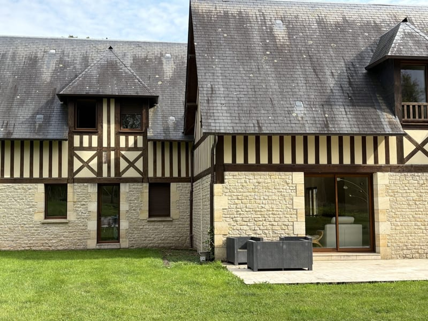 Maison à vendre - 11 pièces - 410m2 - Saint-Étienne-La-... (14950)