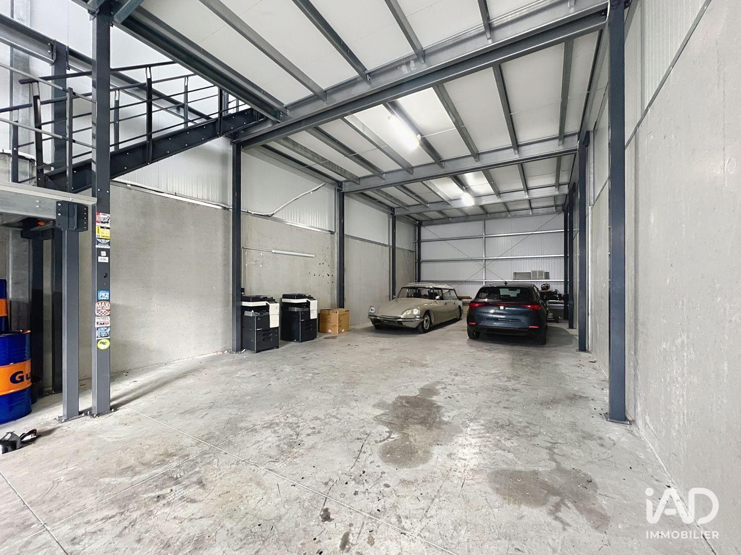 Immeuble commercial 255 m²