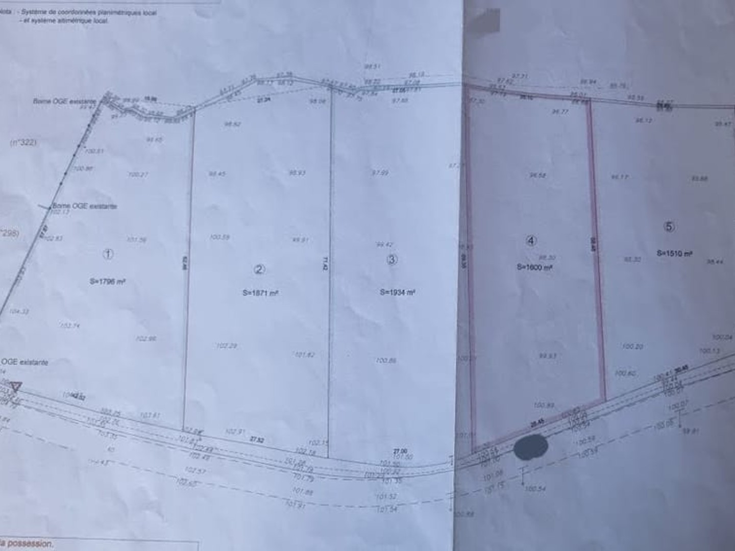 Terrain 1777 m²