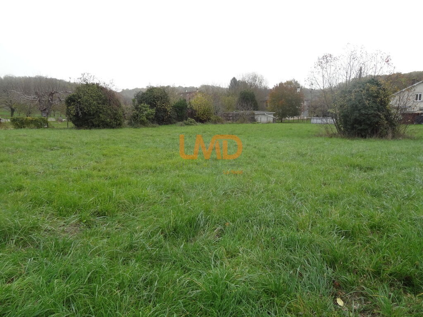 Terrain à vendre - 1827m2 - Thiviers (24800)