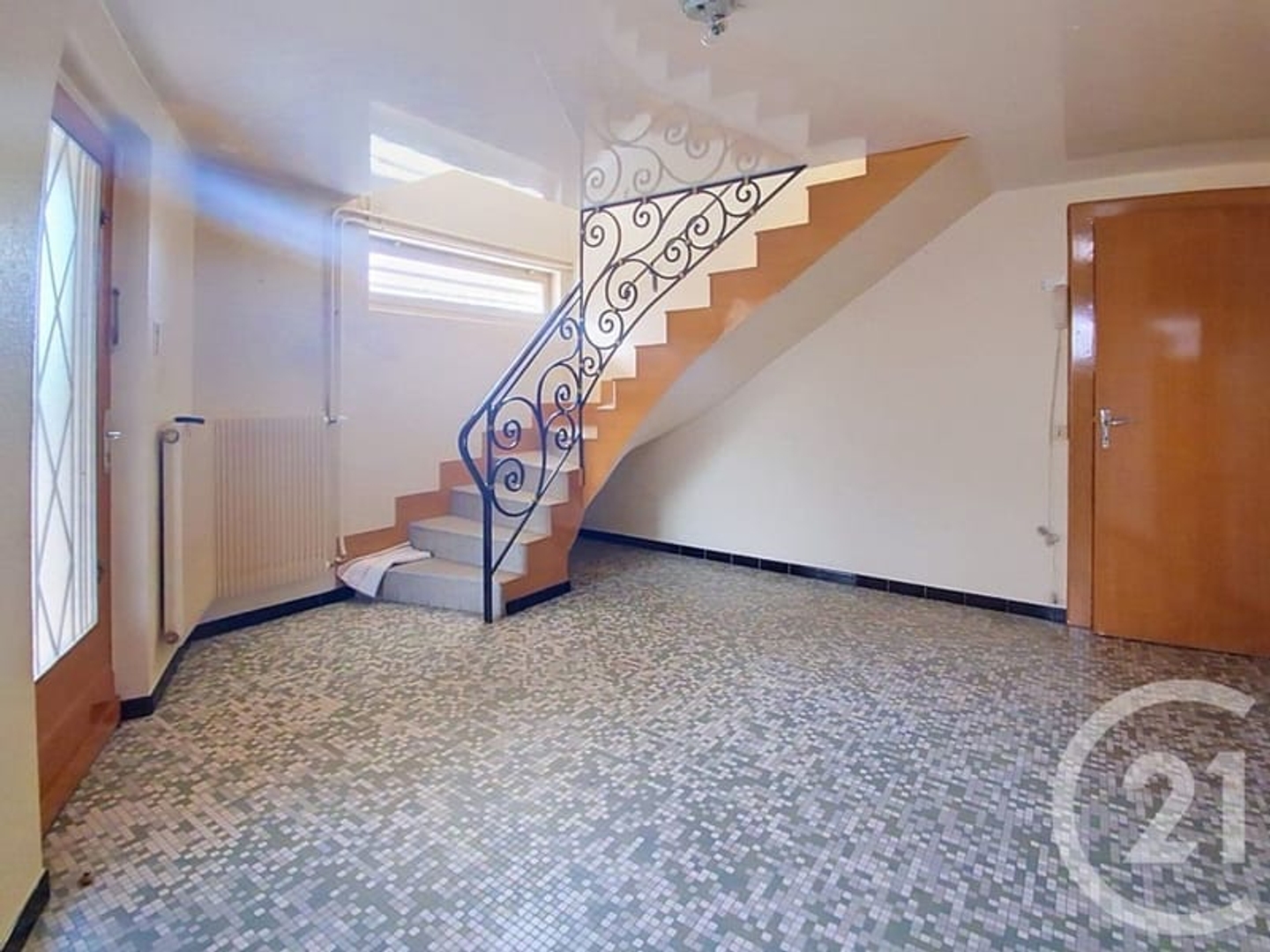 Maison à vendre - 7 pièces - 196m2 - Noidans-Lès-Vesoul (70000)