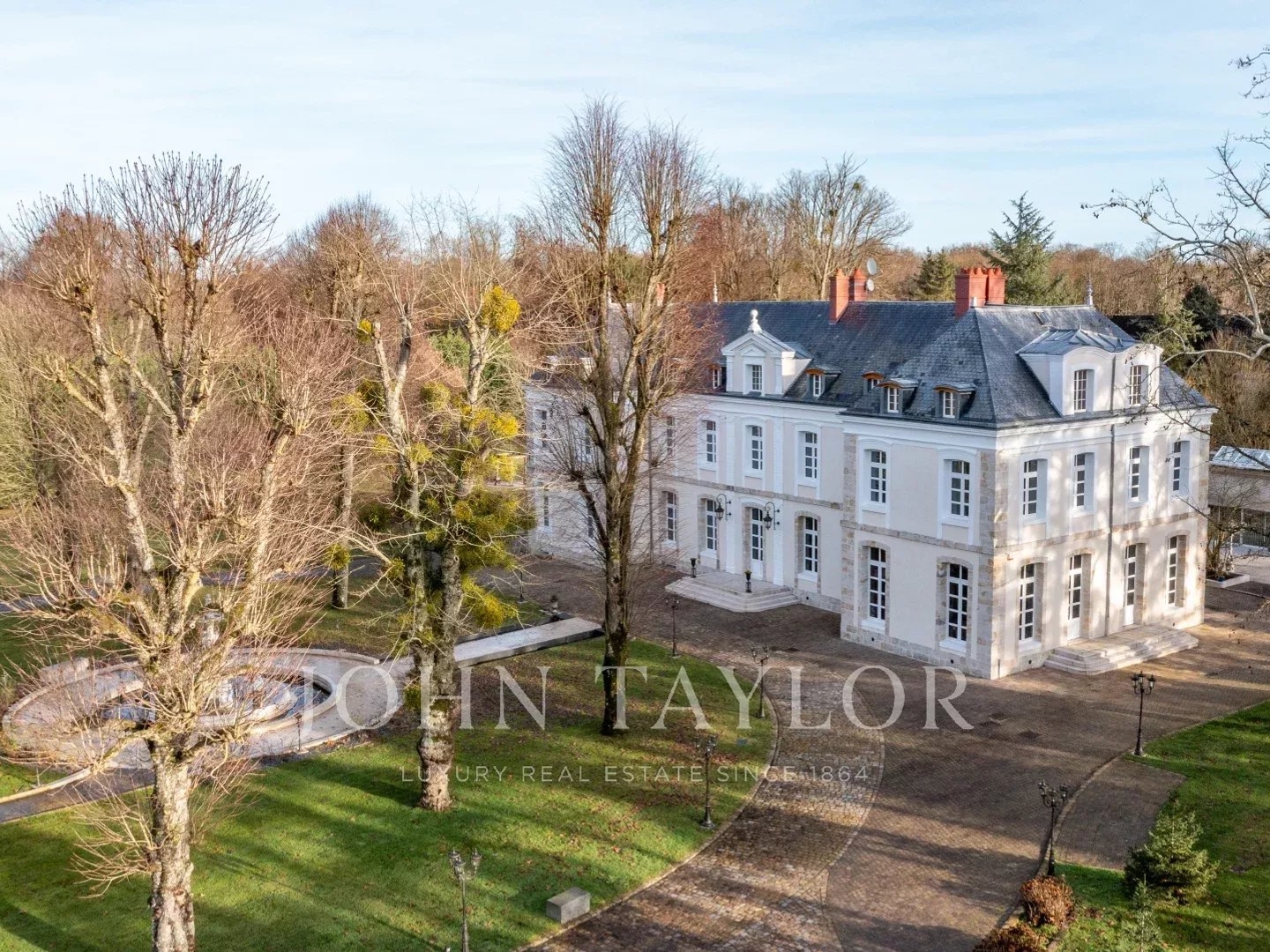 Château néoclassique à 1h de Paris, à 10 min de Provins