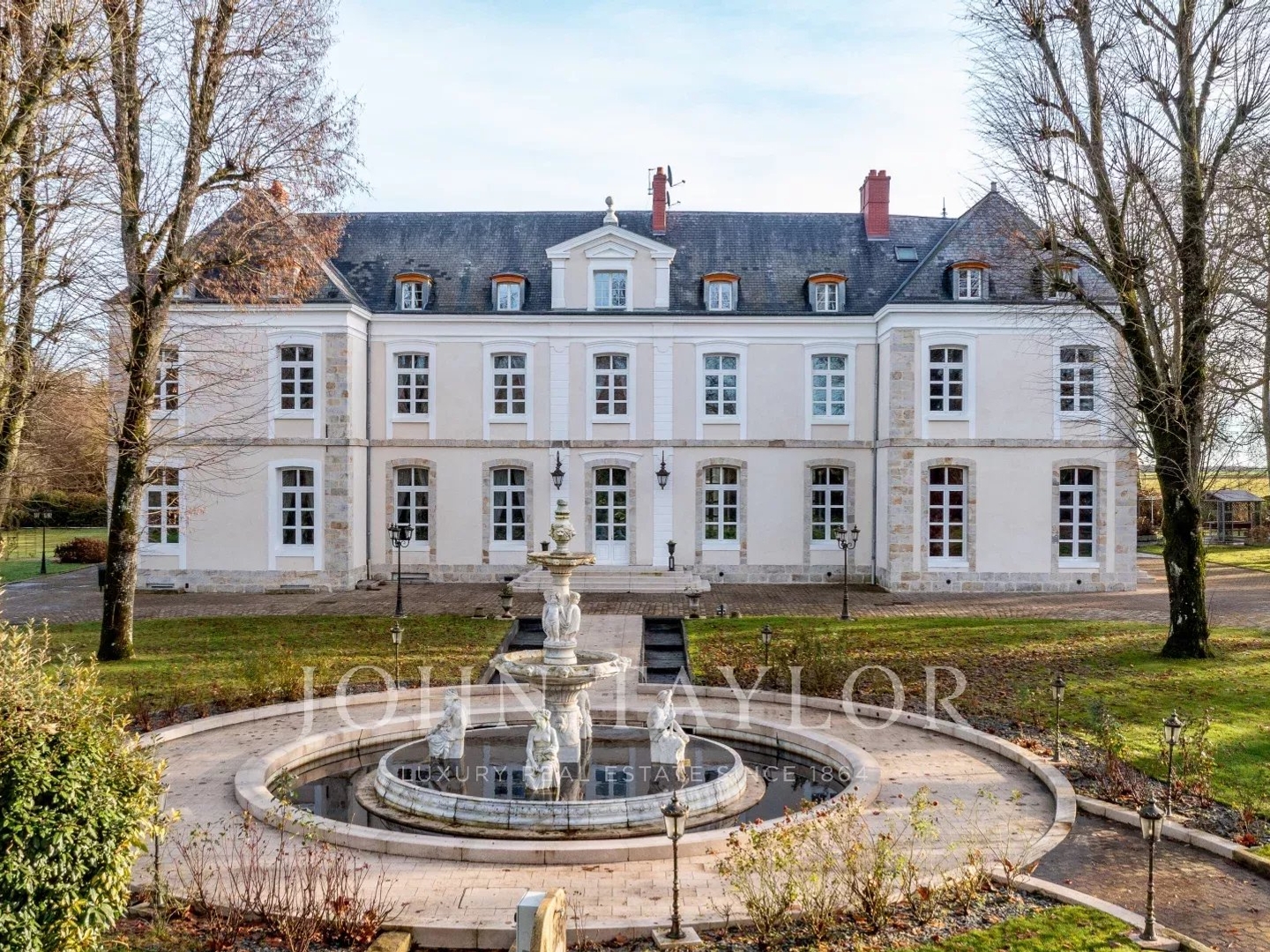 Maison à vendre - 18 pièces - 828m2 - Provins (77160)