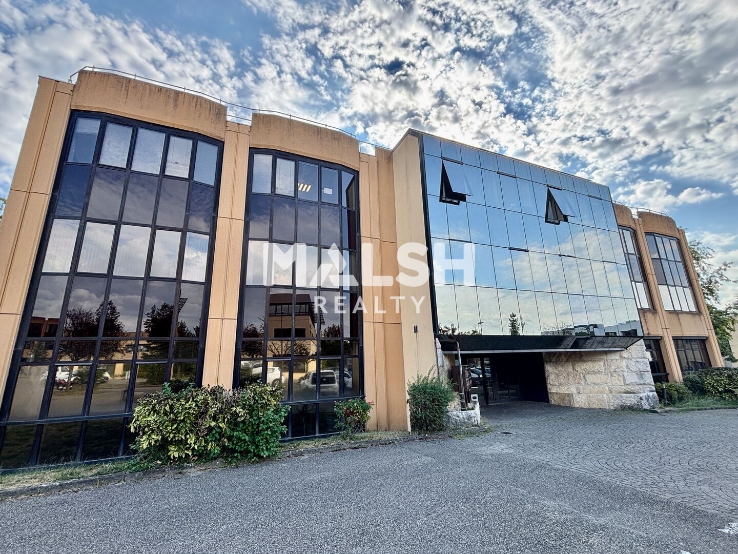 Local professionnel 80 m²