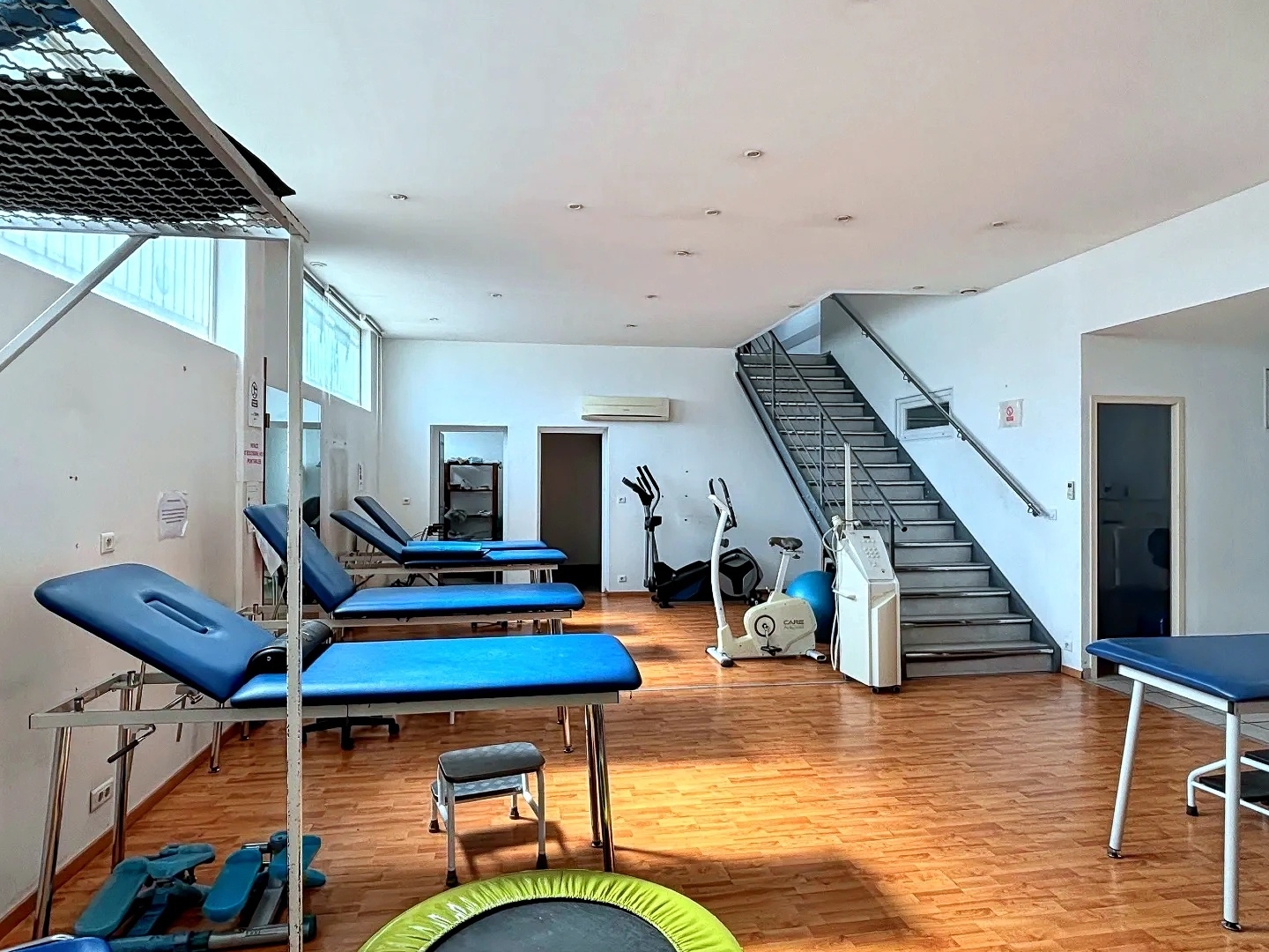 Locaux à vendre - 14 pièces - 480m2 - Arles (13200)