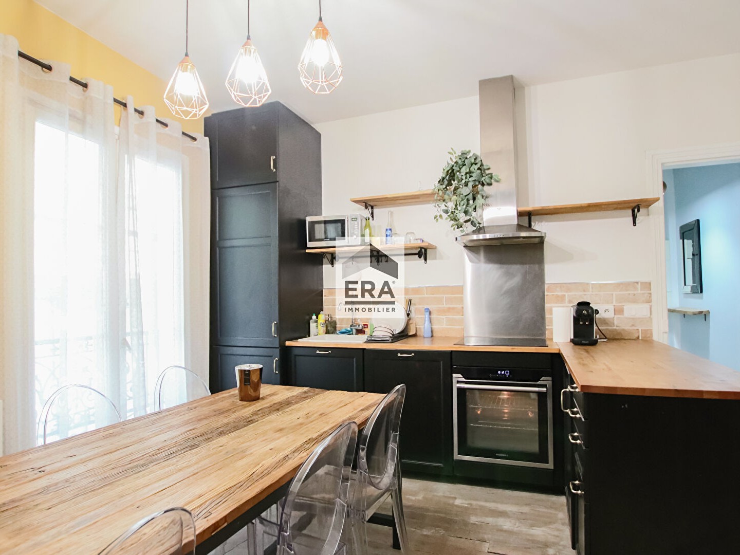Appartement Paris 3 pièces entièrement rénové