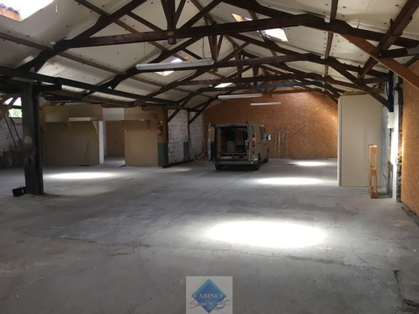 Bureaux 894 m²