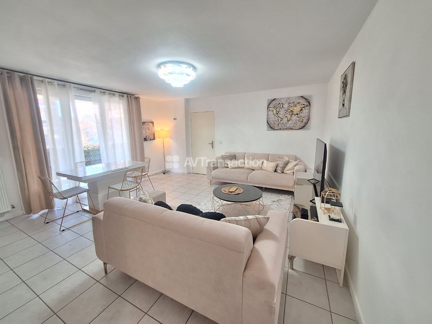 T4 DE 80M² - 3 CHAMBRES - GRAND BALCON 