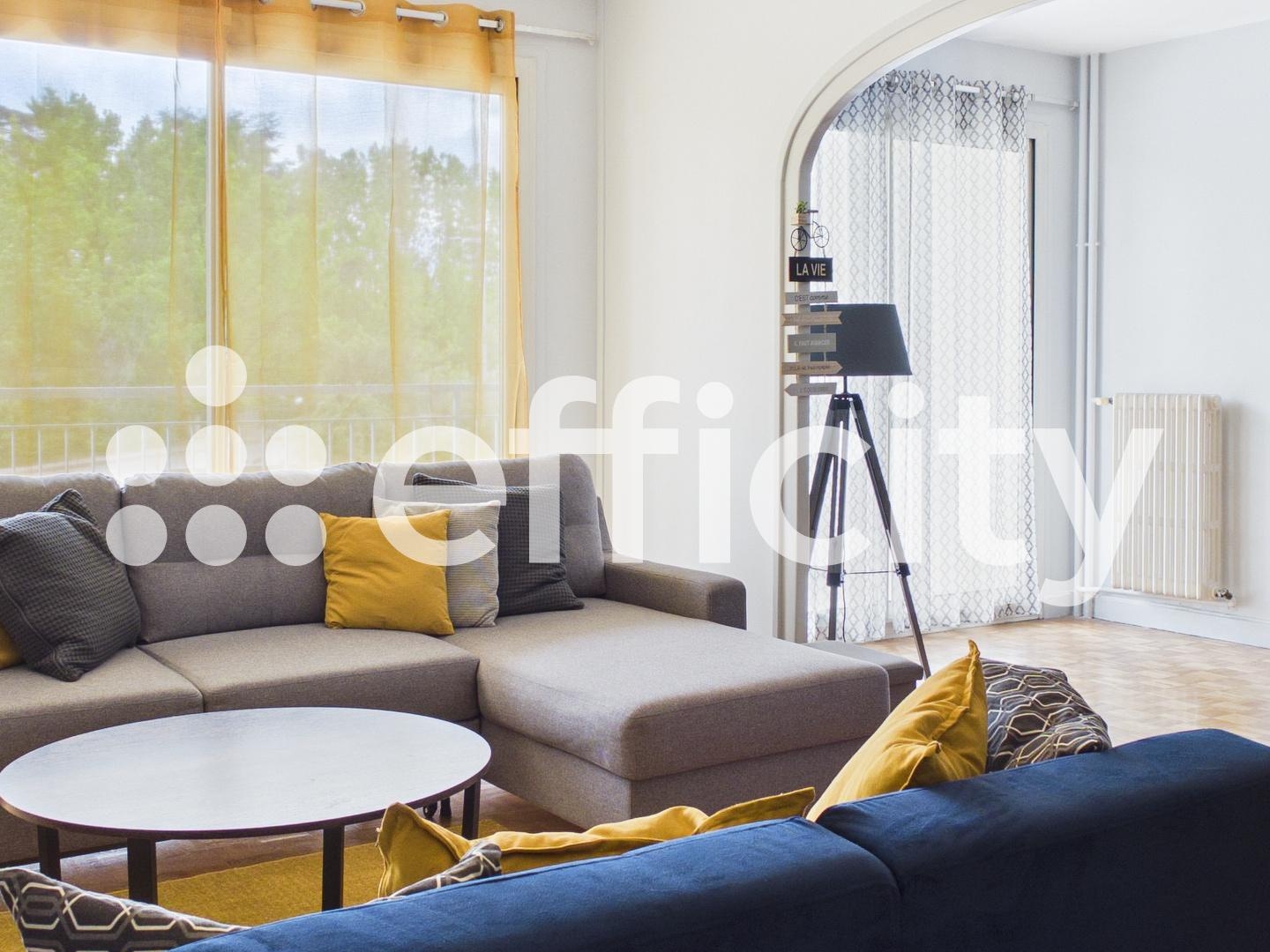 Appartement à vendre - 4 pièces - 91m2 - Bourg-En-Bresse (01000)