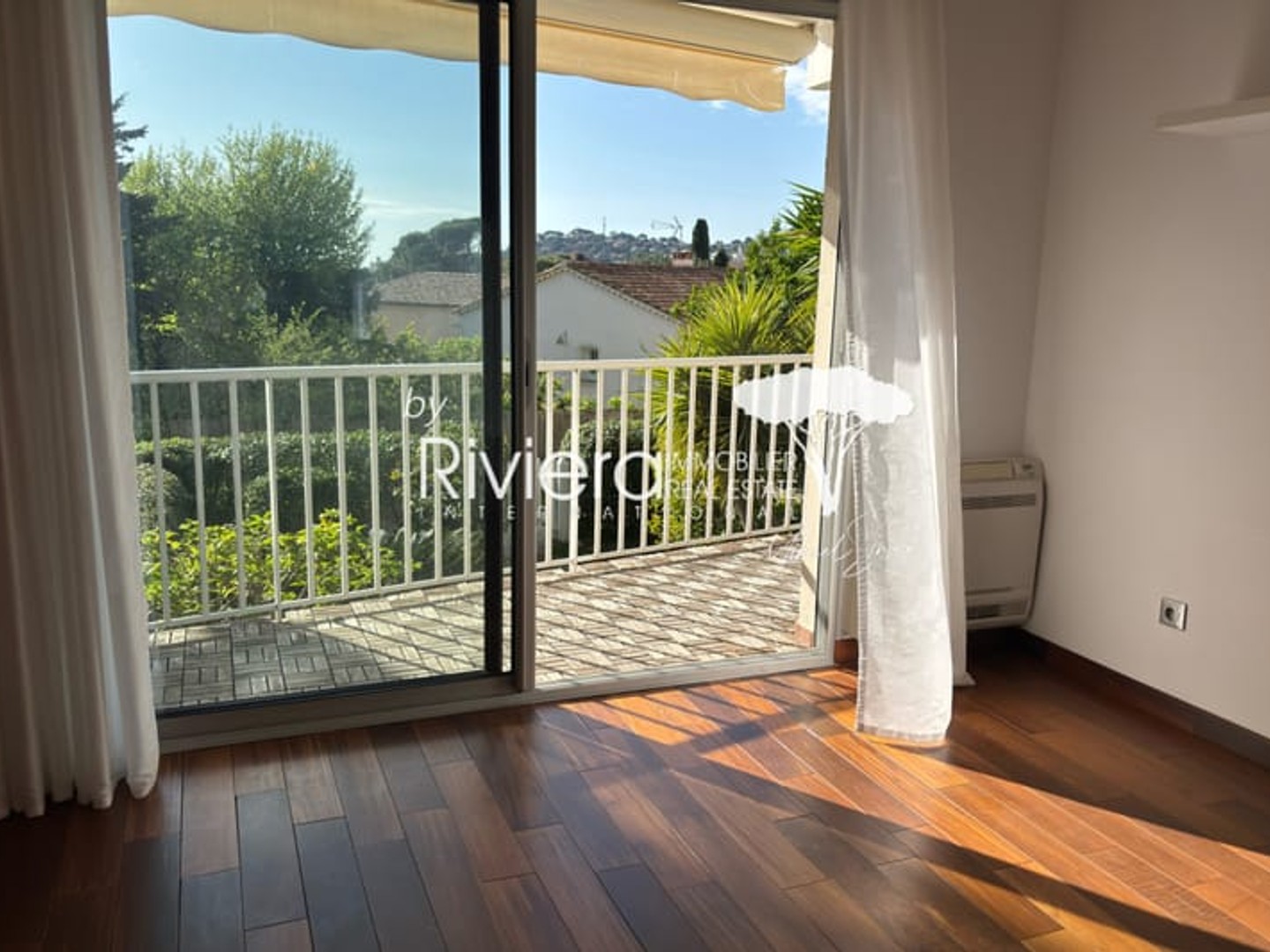 Appartement à vendre - 3 pièces - 27m2 - Cavalaire-Sur-Mer (83240)