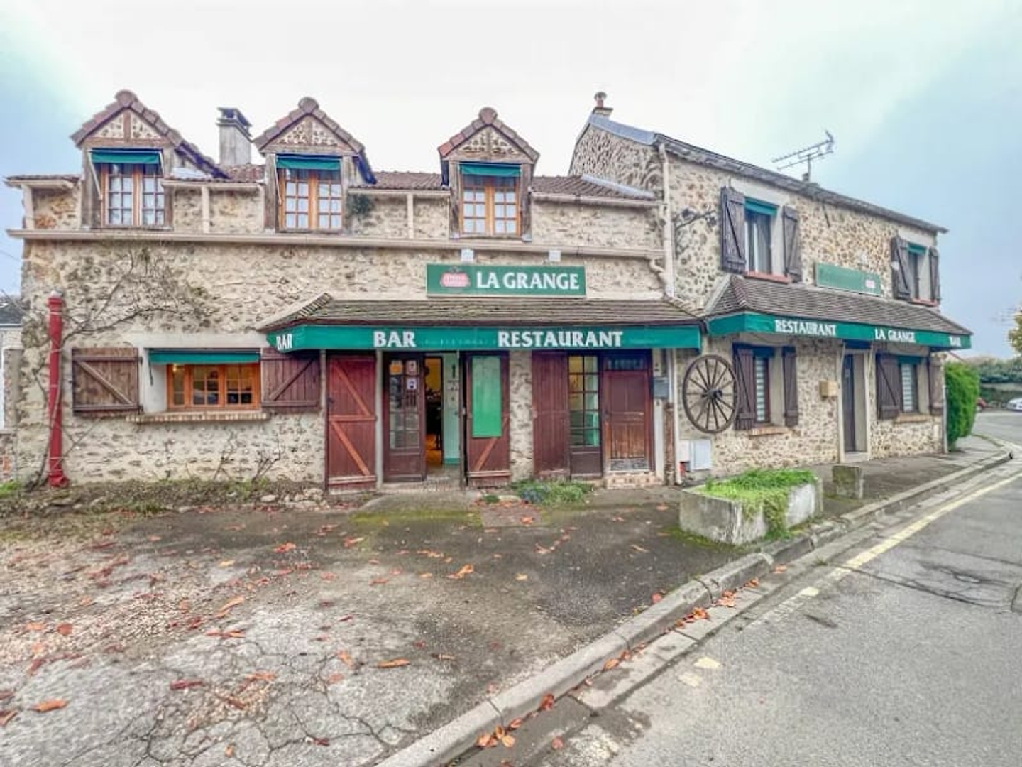 Commerce 3 pièces 344 m²