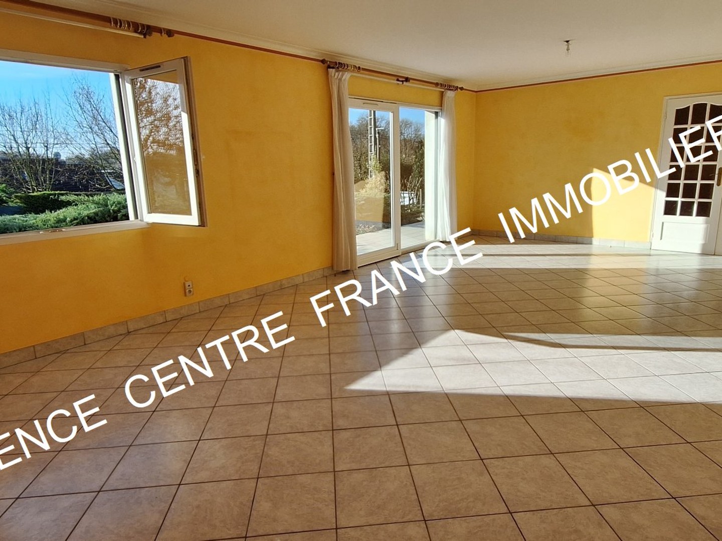 Maison à vendre - 4 pièces - 130m2 - Bourges (18000)