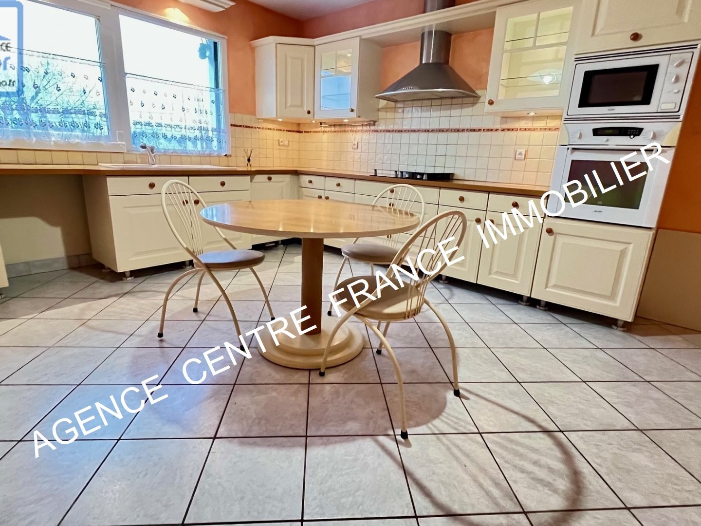 Maison à vendre - 4 pièces - 130m2 - Bourges (18000)
