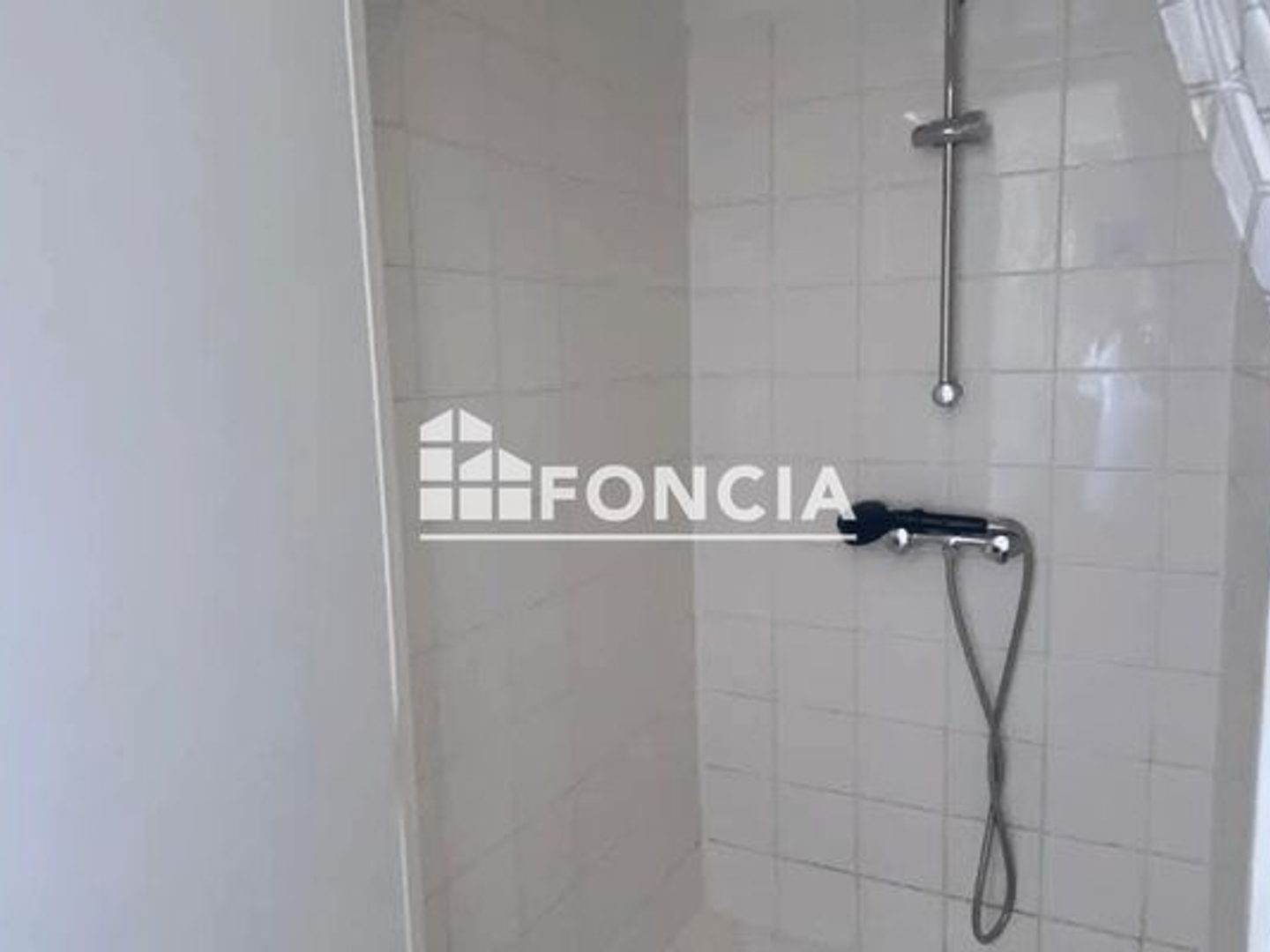 Appartement à vendre - 1 pièce - 18m2 - Saint-Mitre-Les-R... (13920)