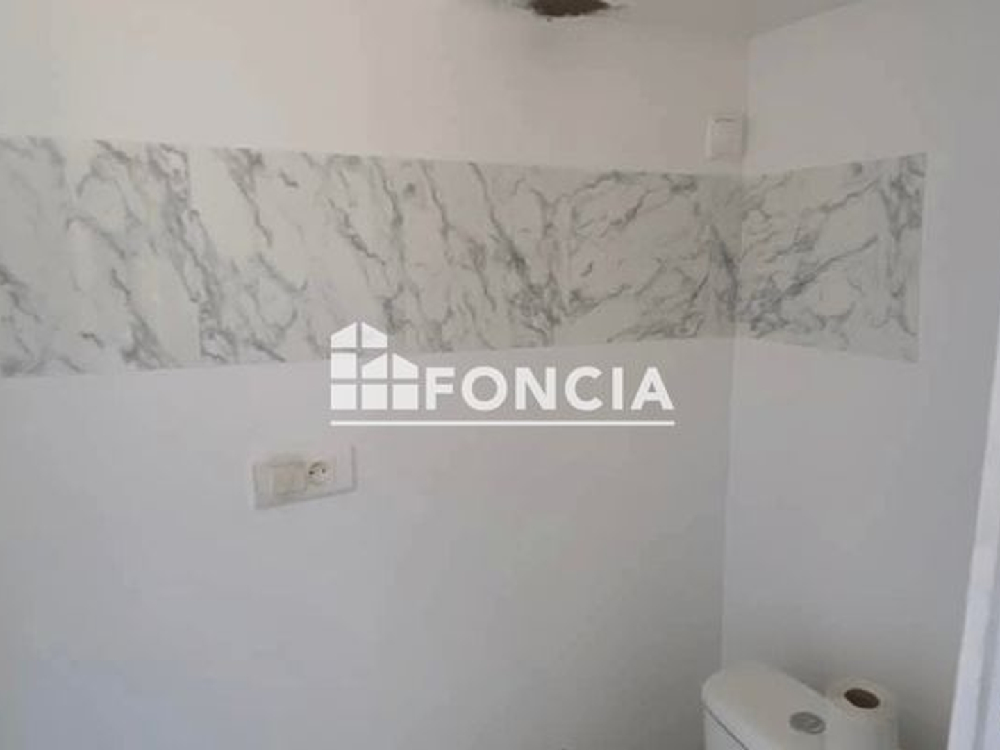 Appartement à vendre - 1 pièce - 18m2 - Saint-Mitre-Les-R... (13920)