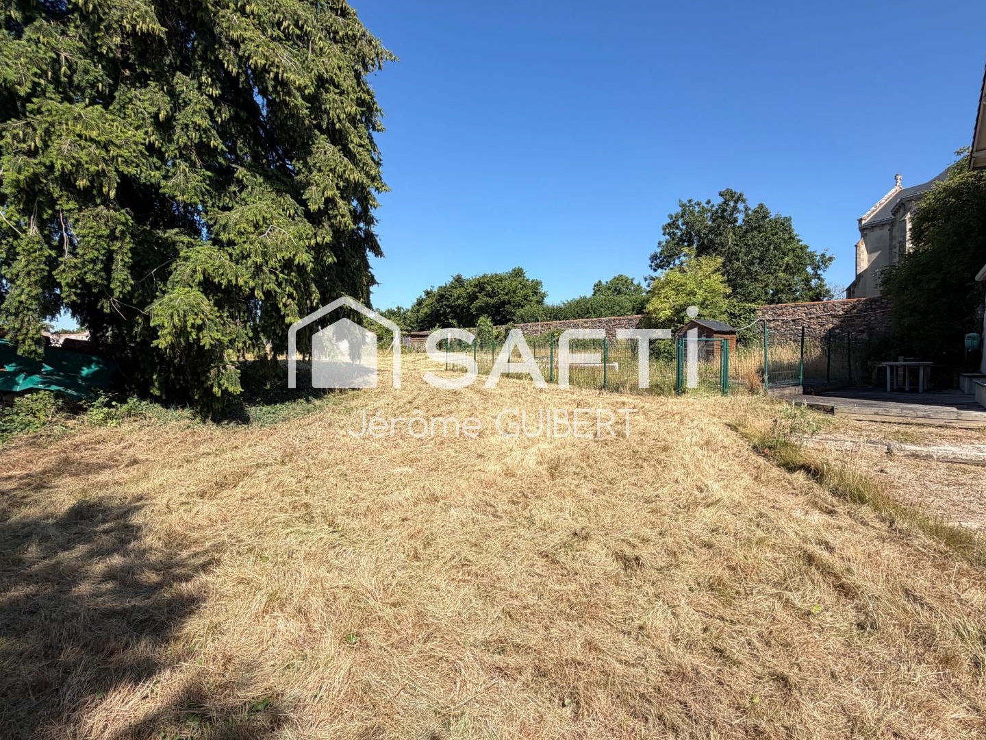 Maison à vendre - 12 pièces - 345m2 - Montravers (79140)