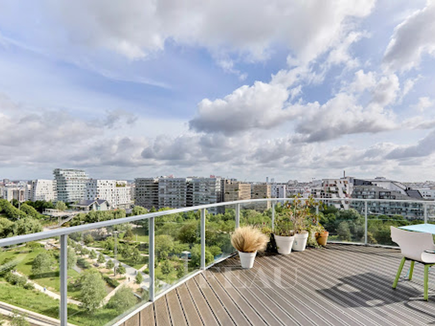 Appartement à vendre - 4 pièces - 99m2 - Paris 17e (75017)