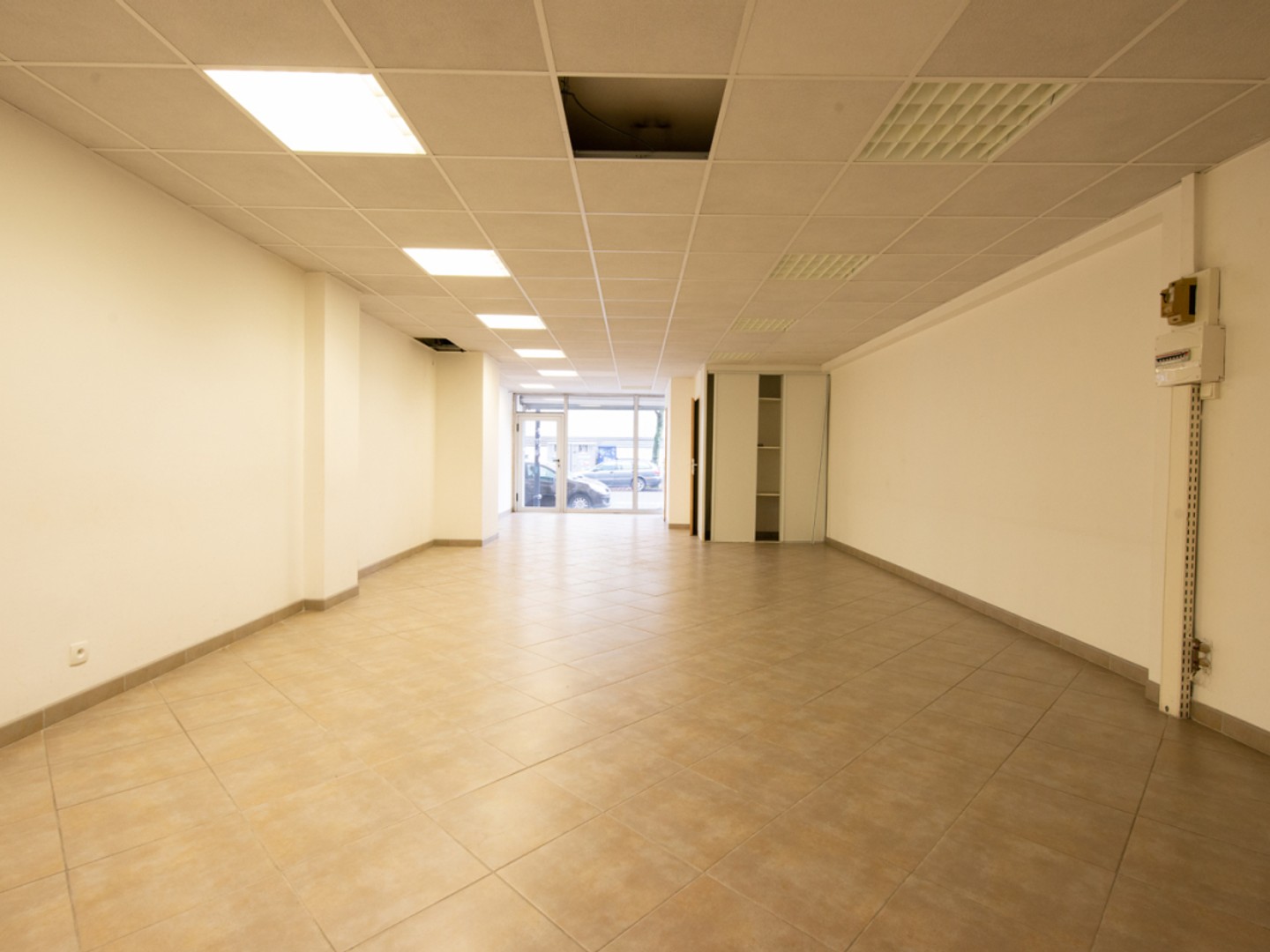 Architecture commerciale - 1960 - local commercial à rafraichir