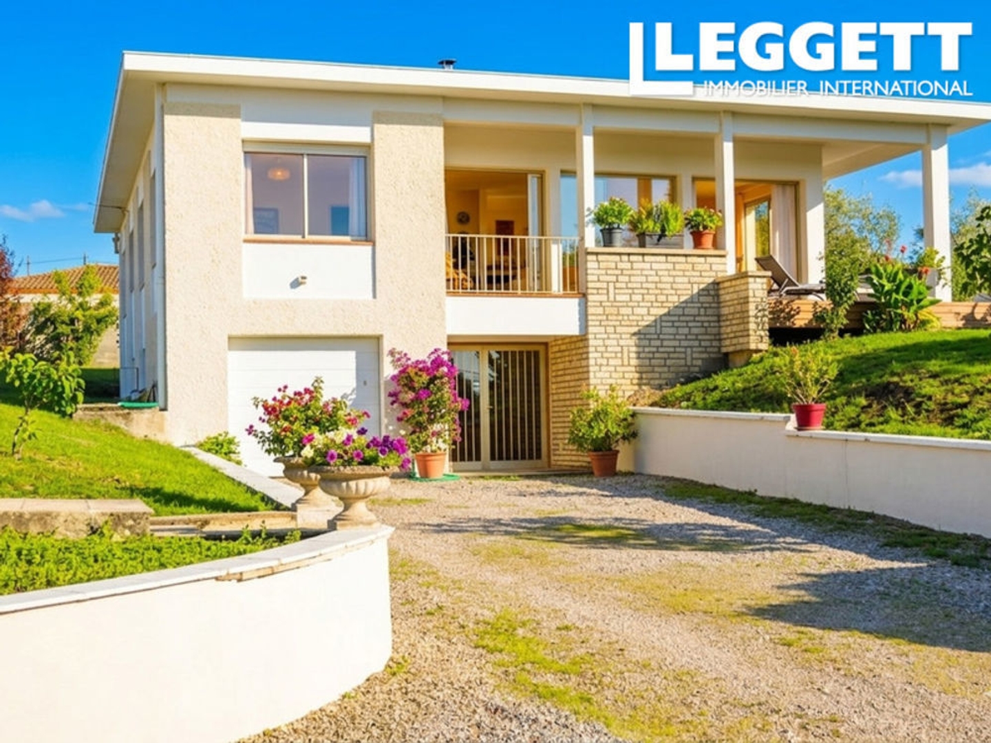 Maison à vendre - 9 pièces - 228m2 - Sainte-Livrade-Su... (47110)