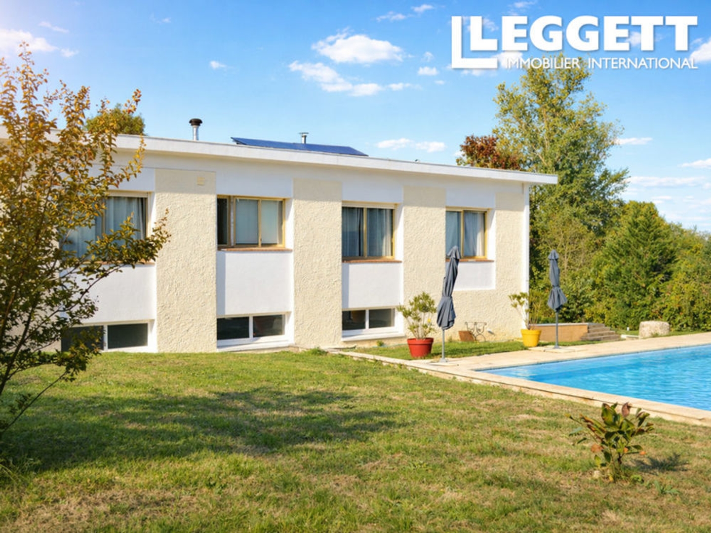 Maison à vendre - 9 pièces - 228m2 - Sainte-Livrade-Su... (47110)