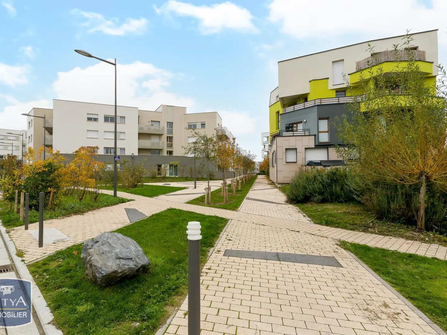 Parking / garage / box à vendre - 47m2 - Reims (51100)