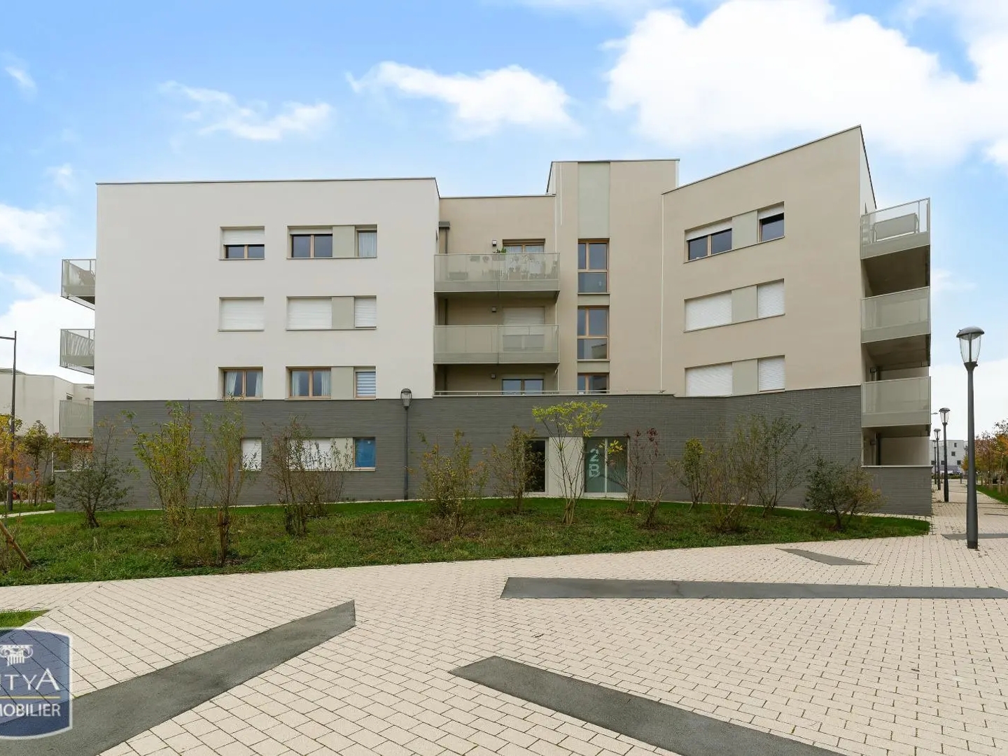 Parking / garage / box à vendre - 47m2 - Reims (51100)