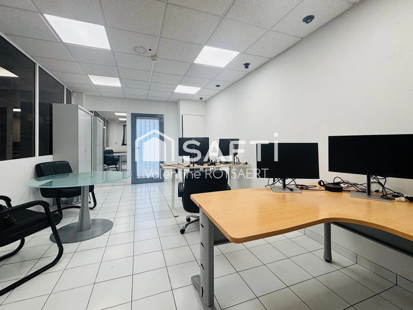 Local 12 pièces 470 m²