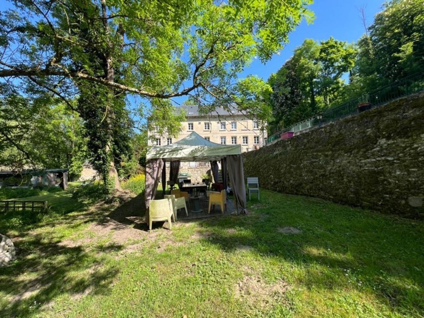 Local professionnel