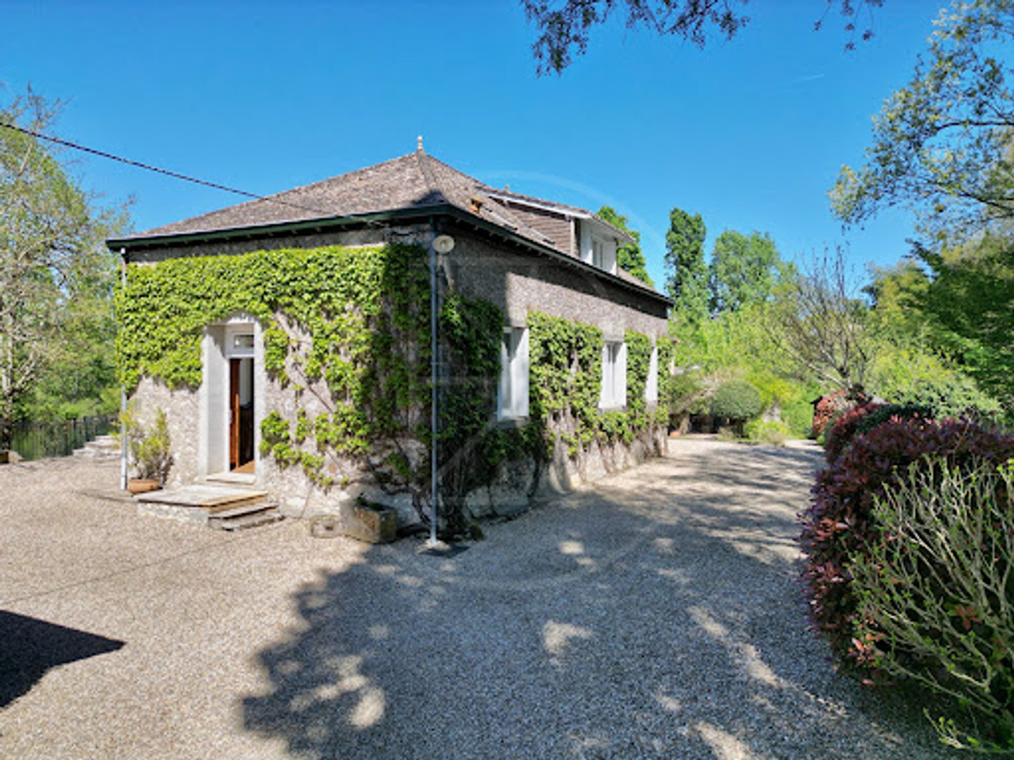 Maison à vendre - 6 pièces - 151m2 - Gensac (33890)
