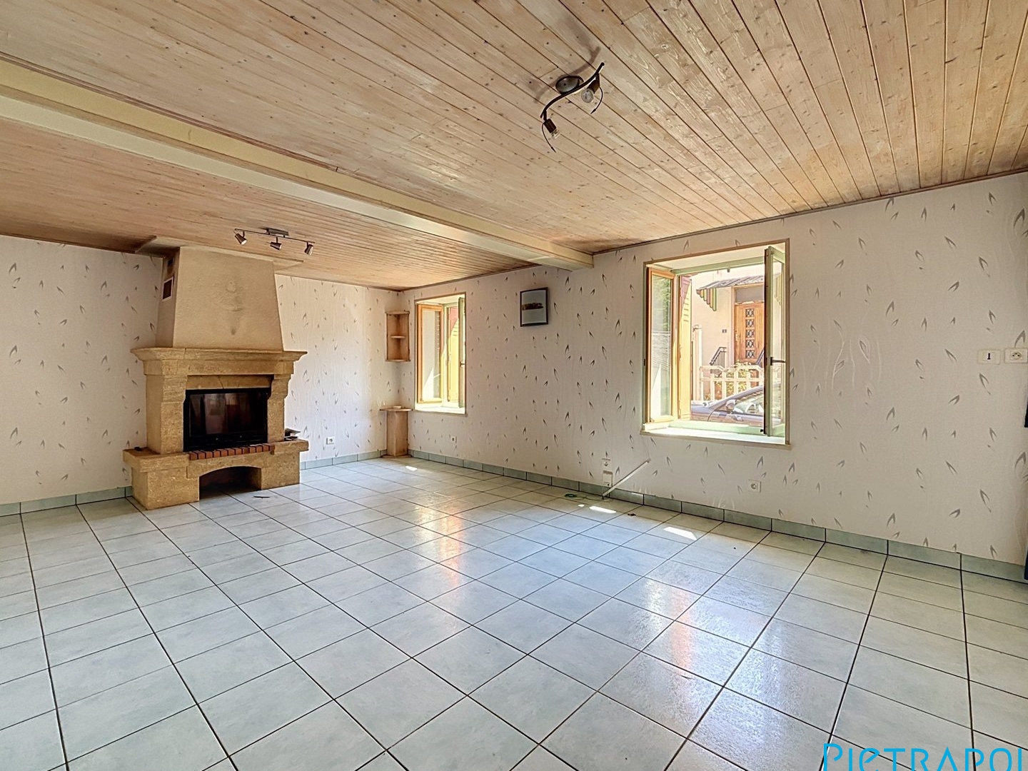 Immeuble à vendre - 7 pièces - 155m2 - Amplepuis (69550)
