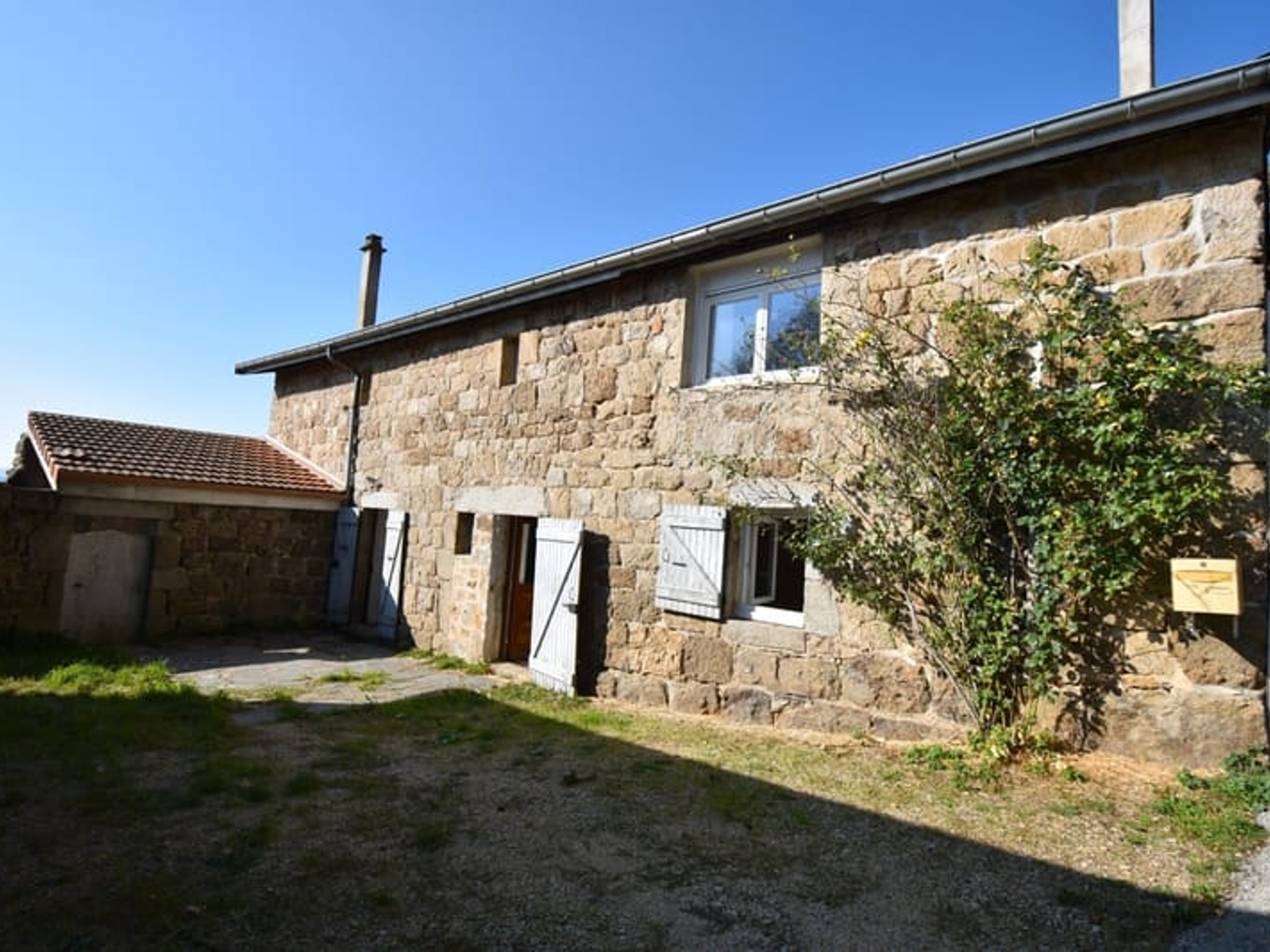 Maison en pierre avec jardin SAINT JEAN ROURE (07)
