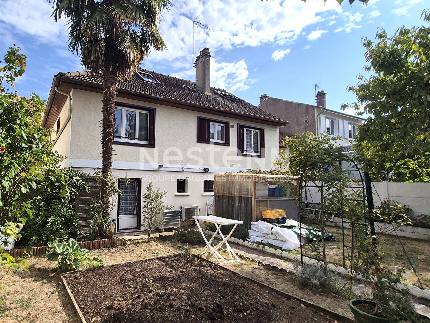 Maison familiale 7 pièces de 135 m² avec 4 chambres et un grand jardin