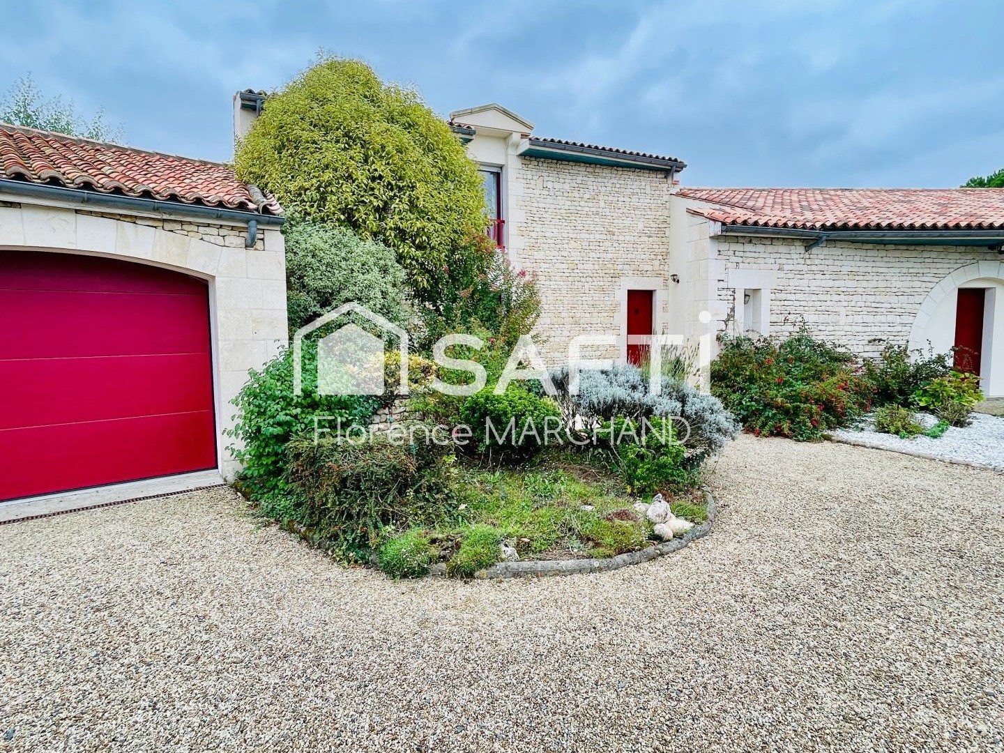 BELLE PROPRIÉTÉ 6 CH, LOGEMENT ANNEXE, PISCINE, PARC PAYSAGÉ