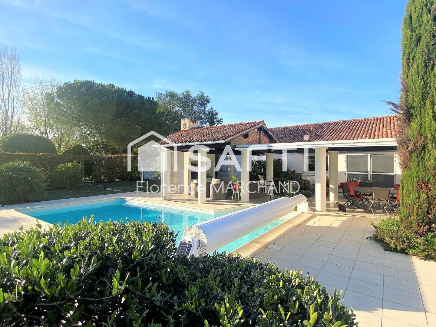 Maison à vendre - 9 pièces - 402m2 - Saint-Pierre-Le-V... (85420)