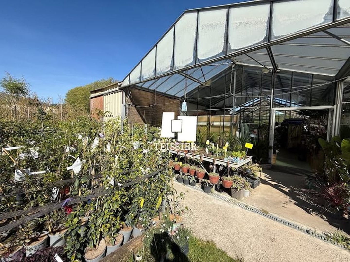 Locaux à vendre - 300m2 - Les Vans (07140)
