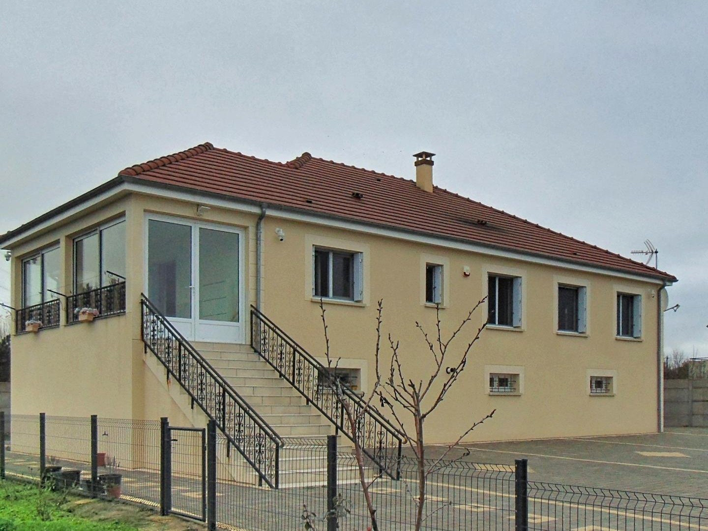 MAISON TRES RECENTE CENTRE VILLEMANDEUR