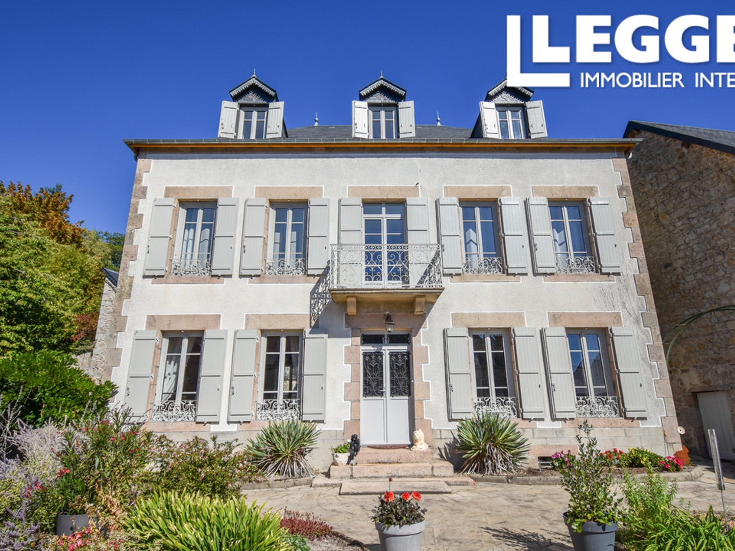 Local 13 pièces 350 m²