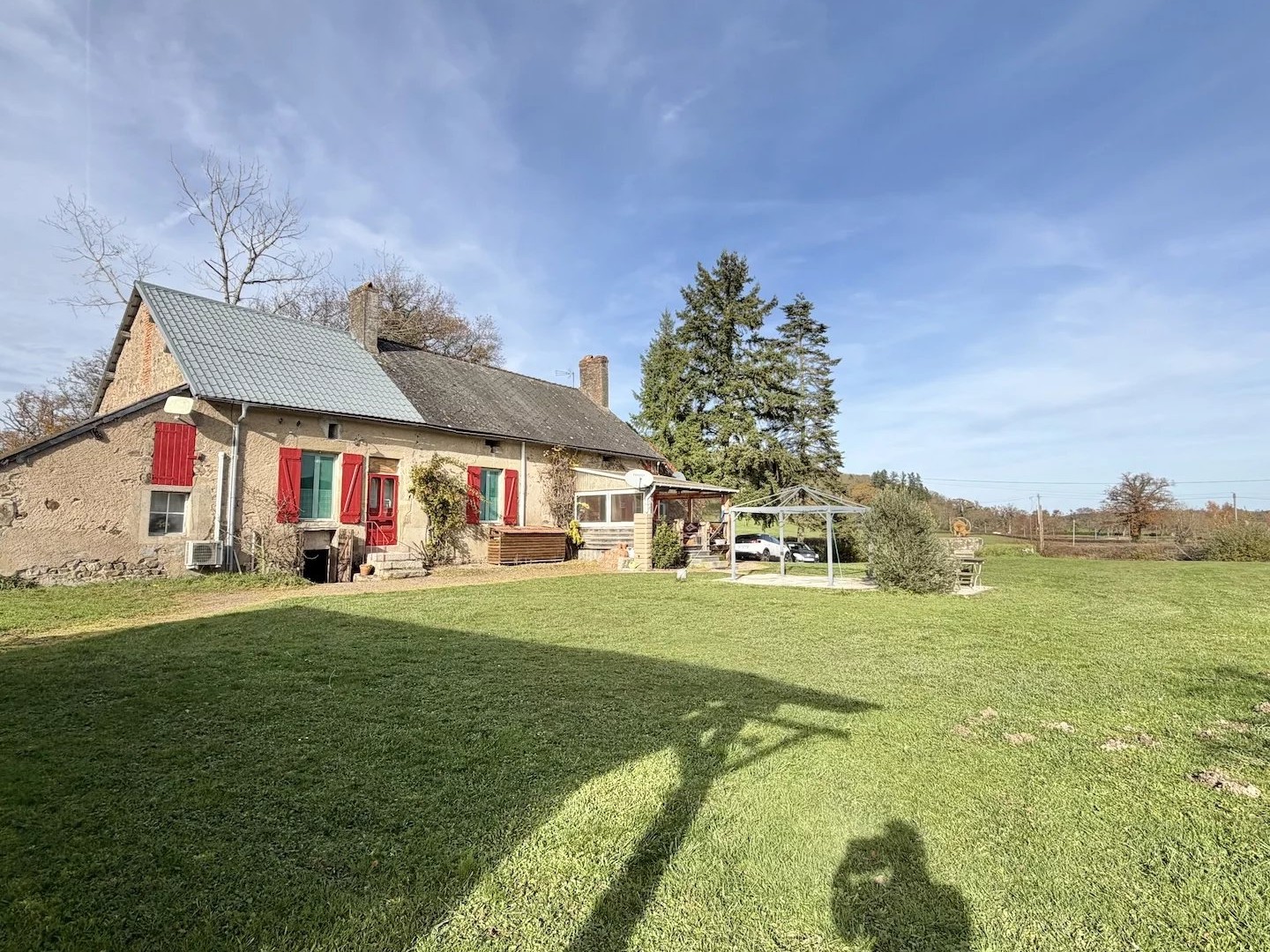 Fermette spacieuse à vendre près de Reclesne