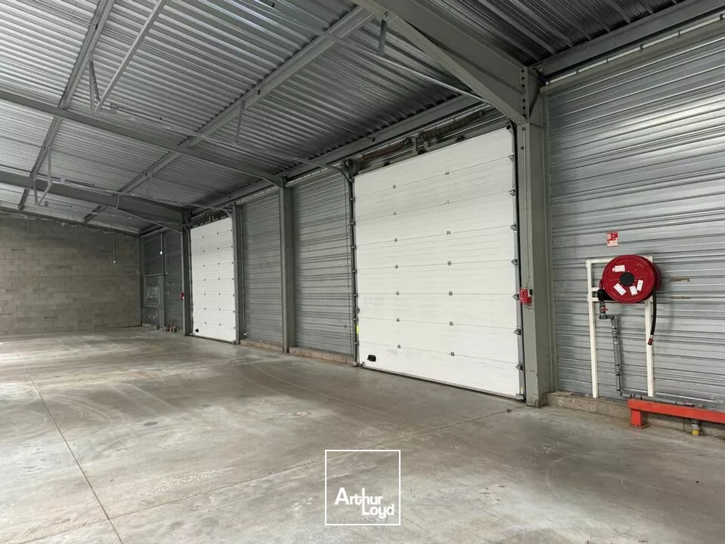 Locaux à vendre - 1320m2 - Notre-Dame-D'oé (37390)