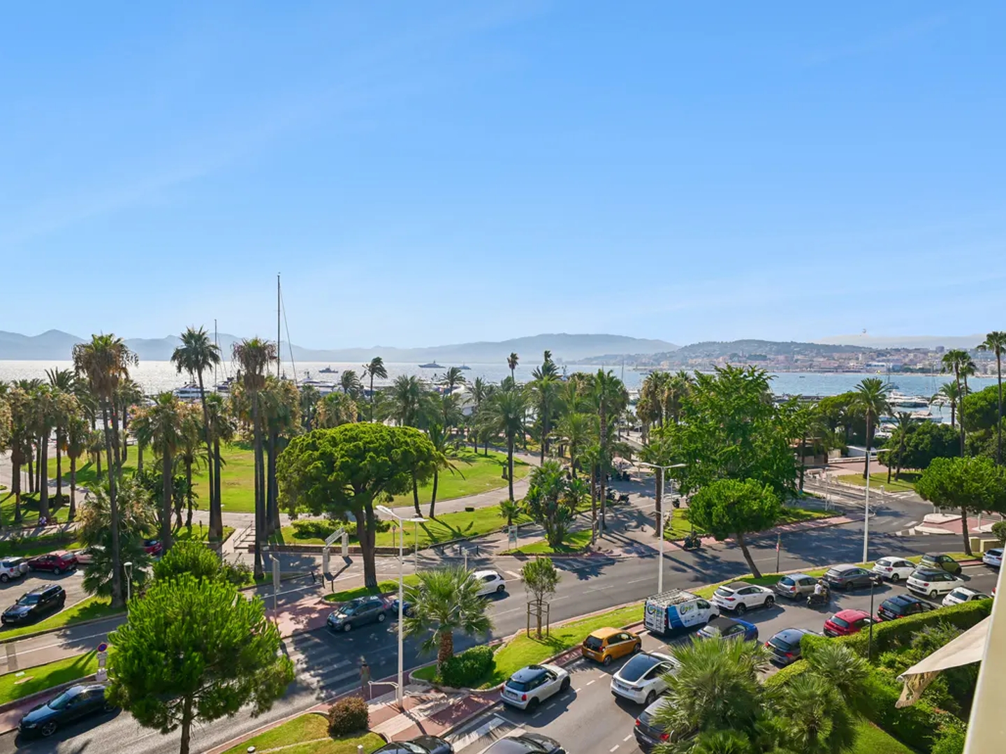 La Croisette, Cannes - Appartement d'exception rénové avec vue mer panoramique
