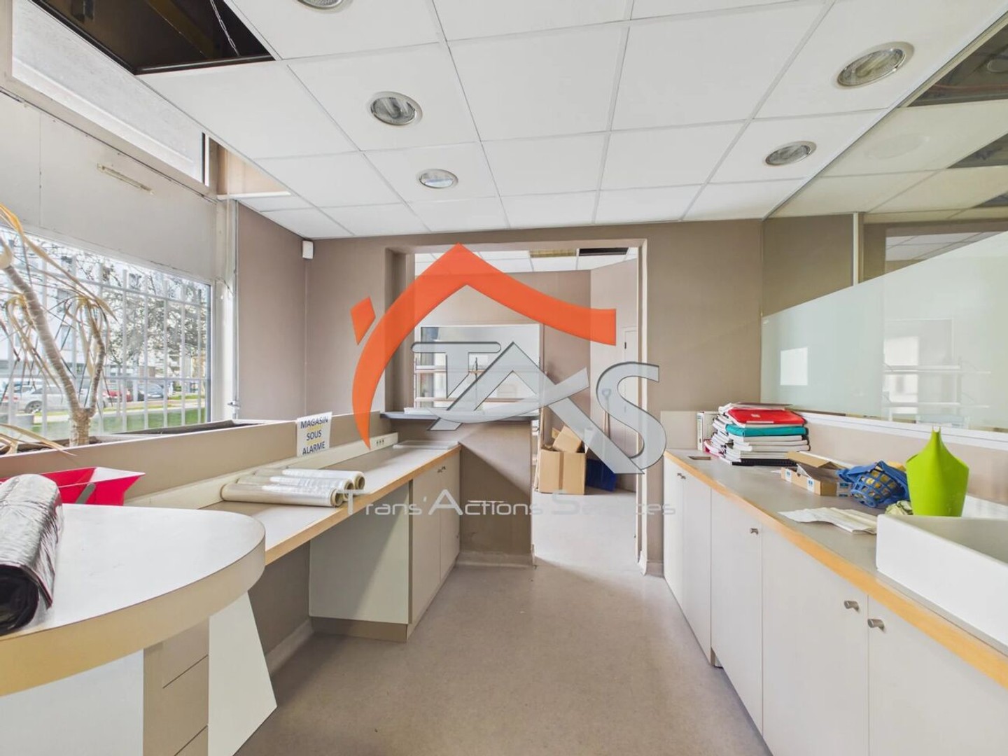 Magasin à vendre - 994m2 - Saint-Étienne (42000)
