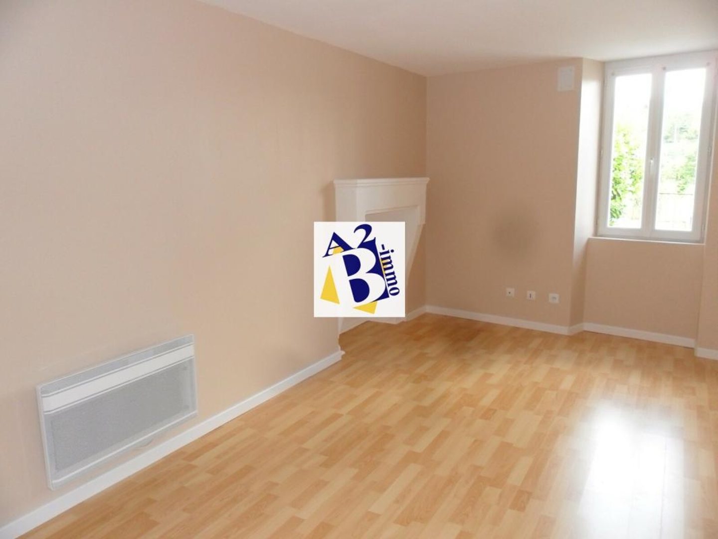 Immeuble à vendre - 126m2 - Ruelle-Sur-Touvre (16600)