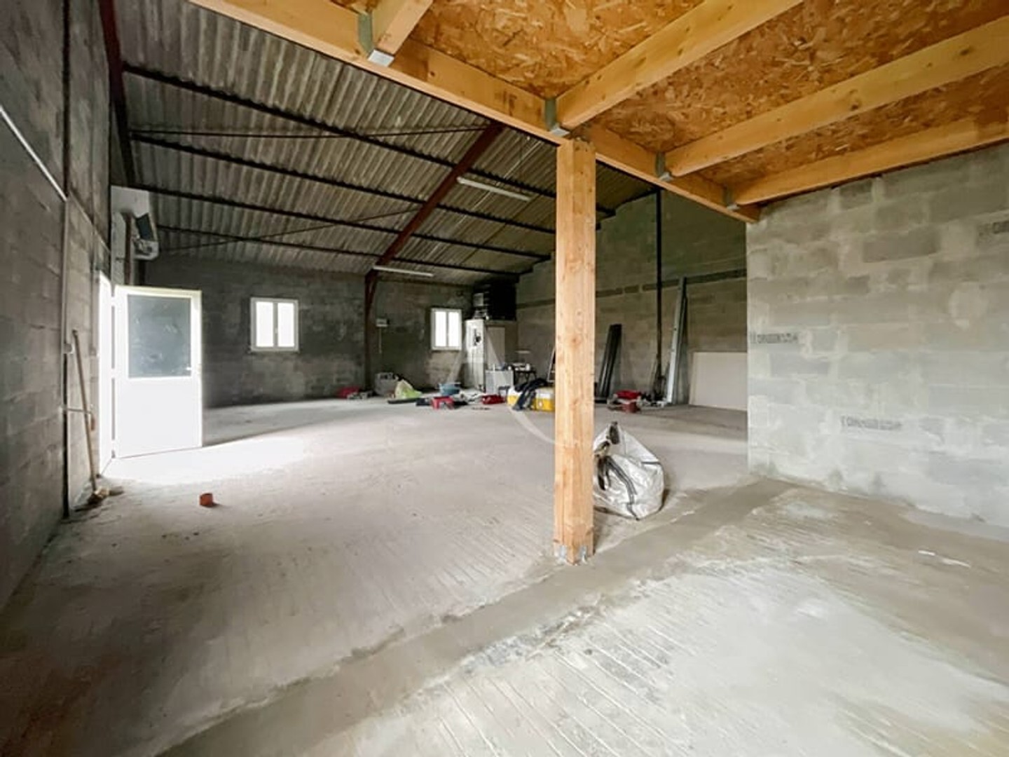 Immeuble commercial 130 m²