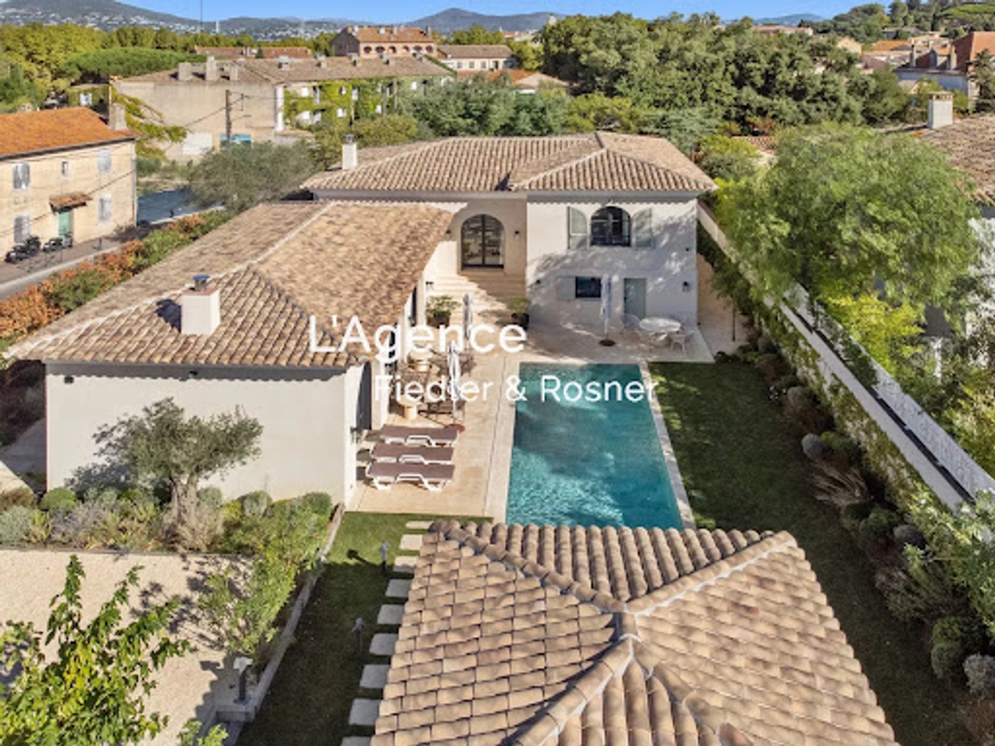 Villa 5 pièces 265 m²